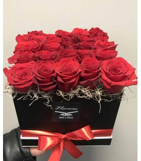 Aranjament Cutie  Trandafiri