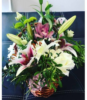 Aranjament Cosulet cu Crini Imperiali