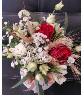 Aranjament Mix de Flori si Grau