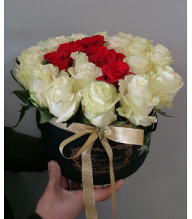 Cutie cu trandafiri (cifra)